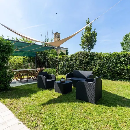 Fantastica Casa Sul Mare Con Giardino Privato Tatil Evi