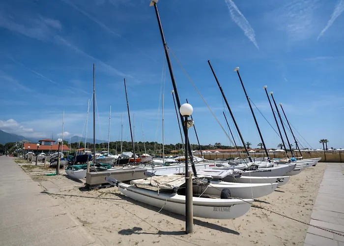 Fantastica Casa Sul Mare Con Giardino Privato * Marina di Pietrasanta