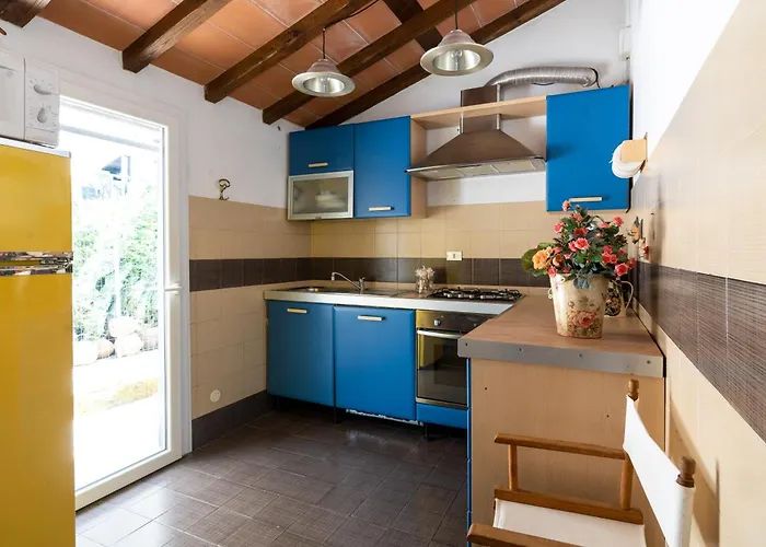 Fantastica Casa Sul Mare Con Giardino Privato Hébergement de vacances *